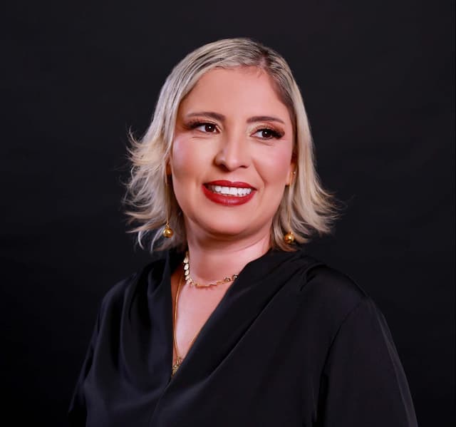 Thyaskia Nikita da Cunha Sfalsin